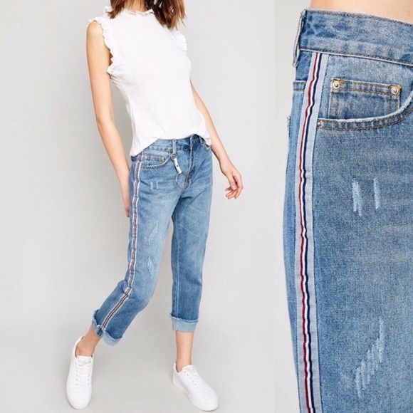 Denim - distressed boyfriend cropped jeans
